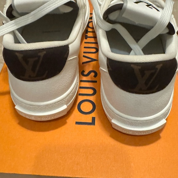Louis Vuitton Charlie sneaker - Picture 3 of 8